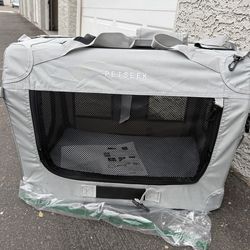 Brand New Petseek carrier 24”x16”x16”