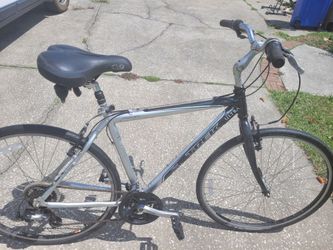 Trek 7000 Hybrid Bike Bicycle with 700c Tires 20" Frame all tuned up and ready to ride - $80 FIRM