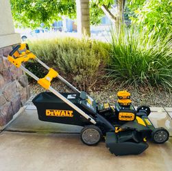 DEWALT 2x20V MAX 21 in. Self Propelled Lawn Mower Kit + 2- 10 Ah Batteries & 2- Chargers