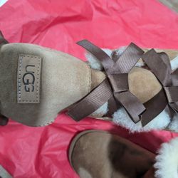 Ugg Bailey Bow 2