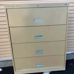 Huge size metal file cabinet/ storage cabinet/ gabetero de metal tamaño grande 