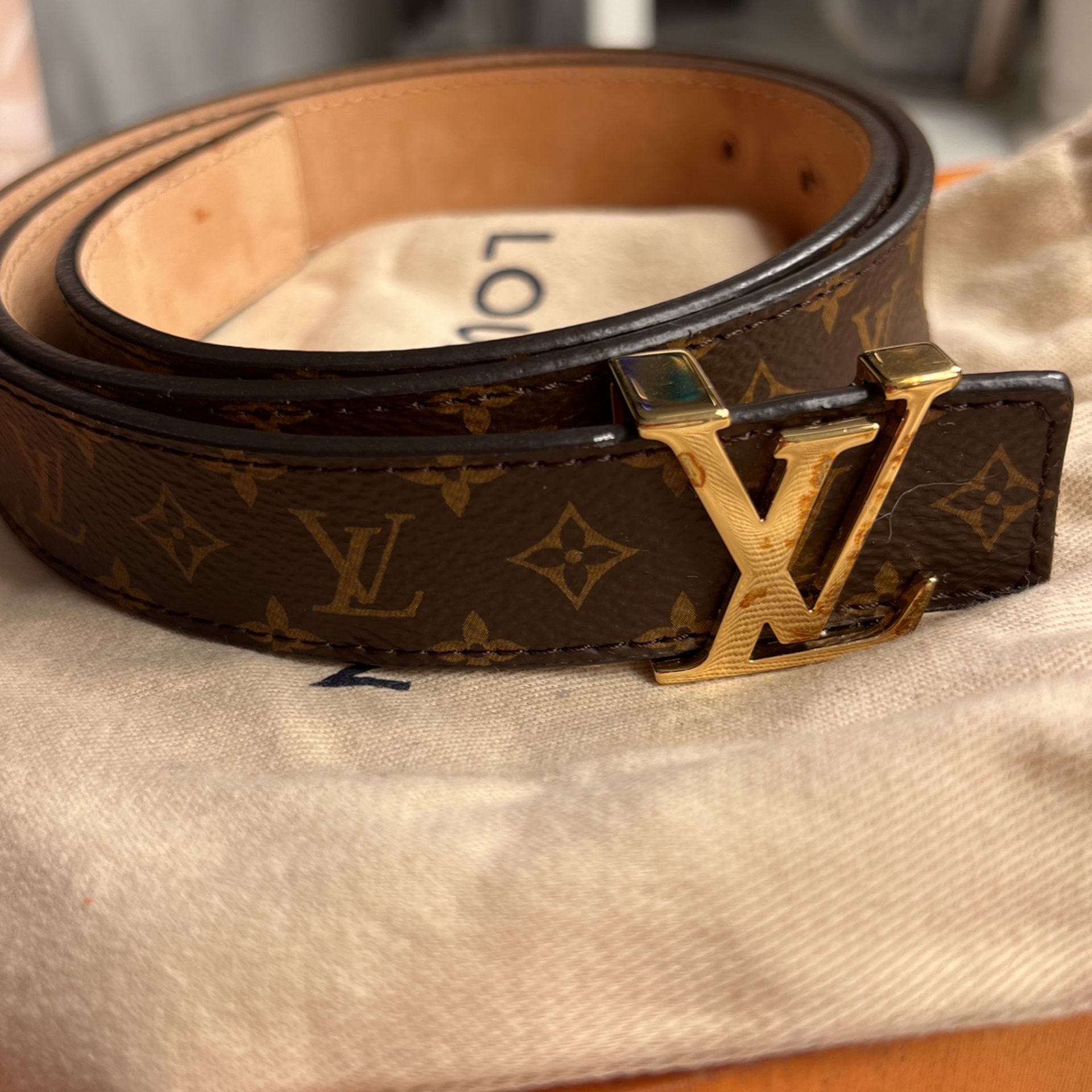 Womens Louis Vuitton Belt for Sale in Hollister, CA - OfferUp