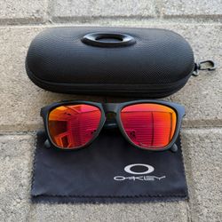 Oakley Frogskin Sunglasses Black Frame Red Fire Iridium Prizm Polarized Lenses W/ Case Cloth