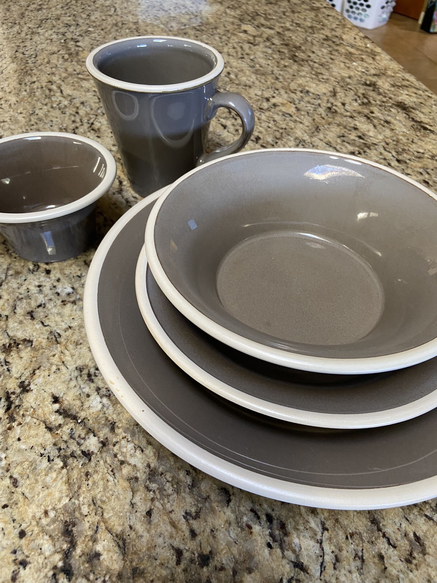 Sonoma Heavy Ceramic Dinnerware Set - Color Earth