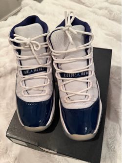 Navy blue 11s size 5.5 boys