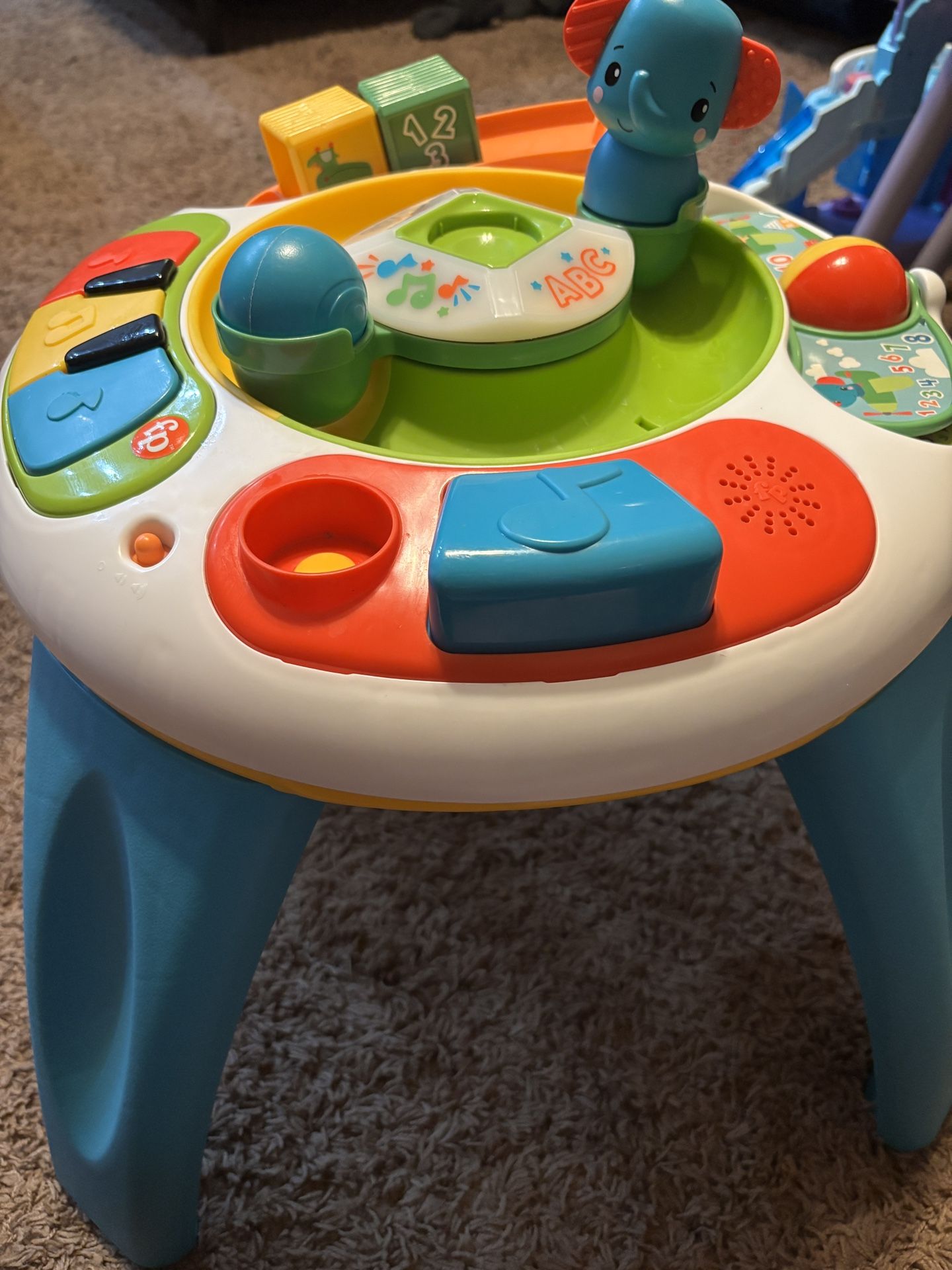 FISHER PRICE BUSY BUDDIES ACTIVITY TABLE ELECTRONIC LEARNING TOY MUSIC LIGHT SOU