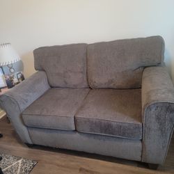 Love Seat - Like New - 60 "