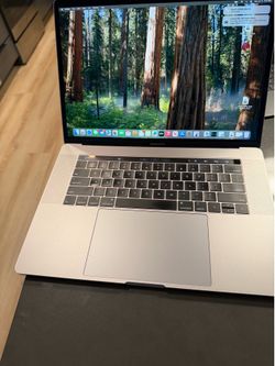MacBook Pro 15 inch 2018 i7 16gb of ram 256gb ssd