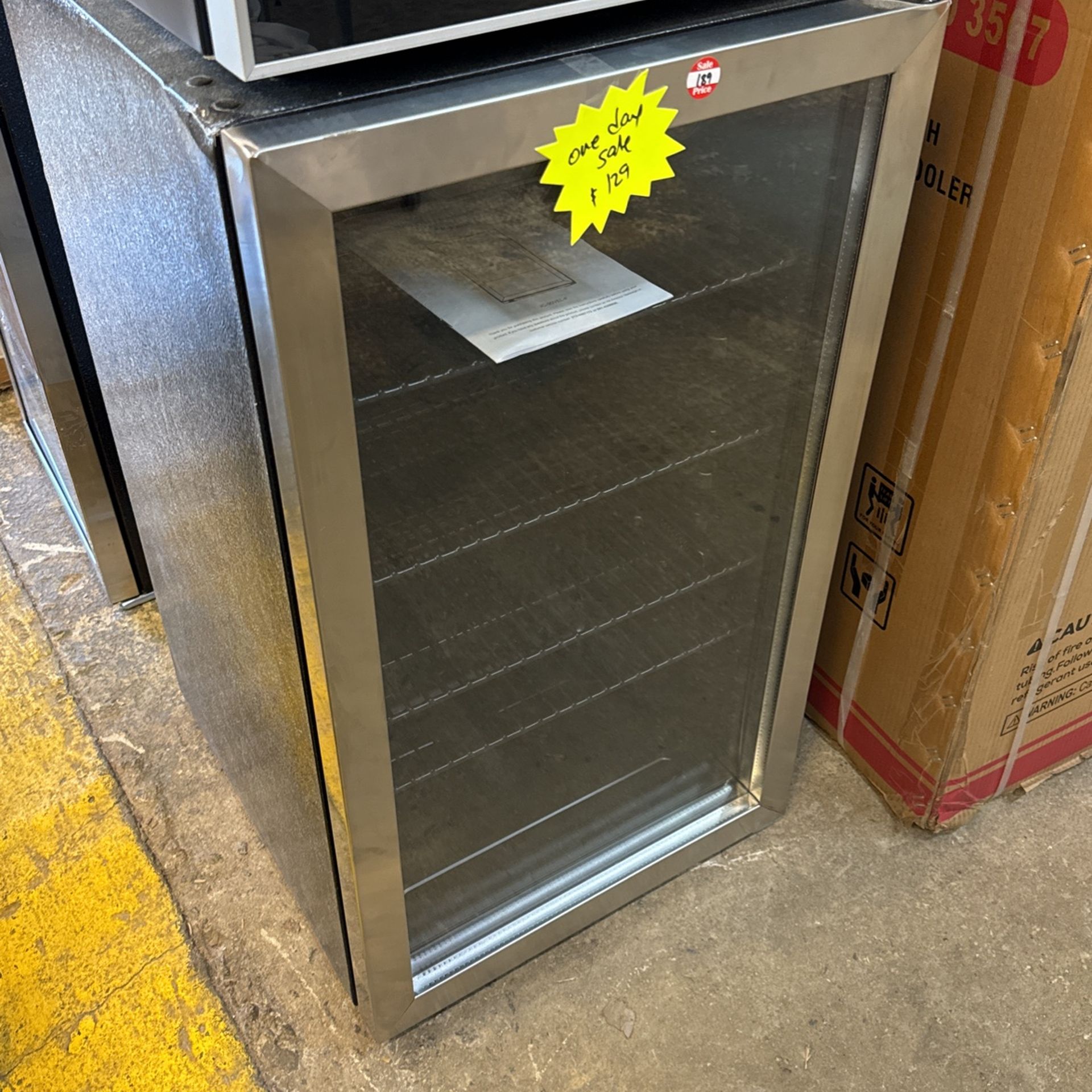 Glass Door Beverage Cooler With Led Lights Digital Display