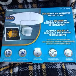 Sunforce 2000w Solar Light