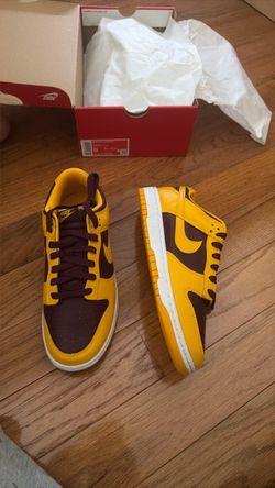 Nike dunk low sz 9
