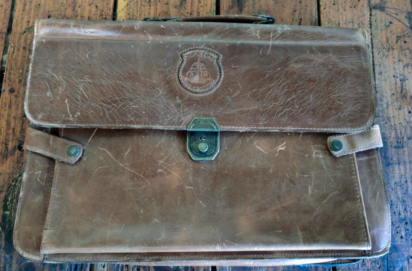 Vintage Trifold Leather Messenger bag