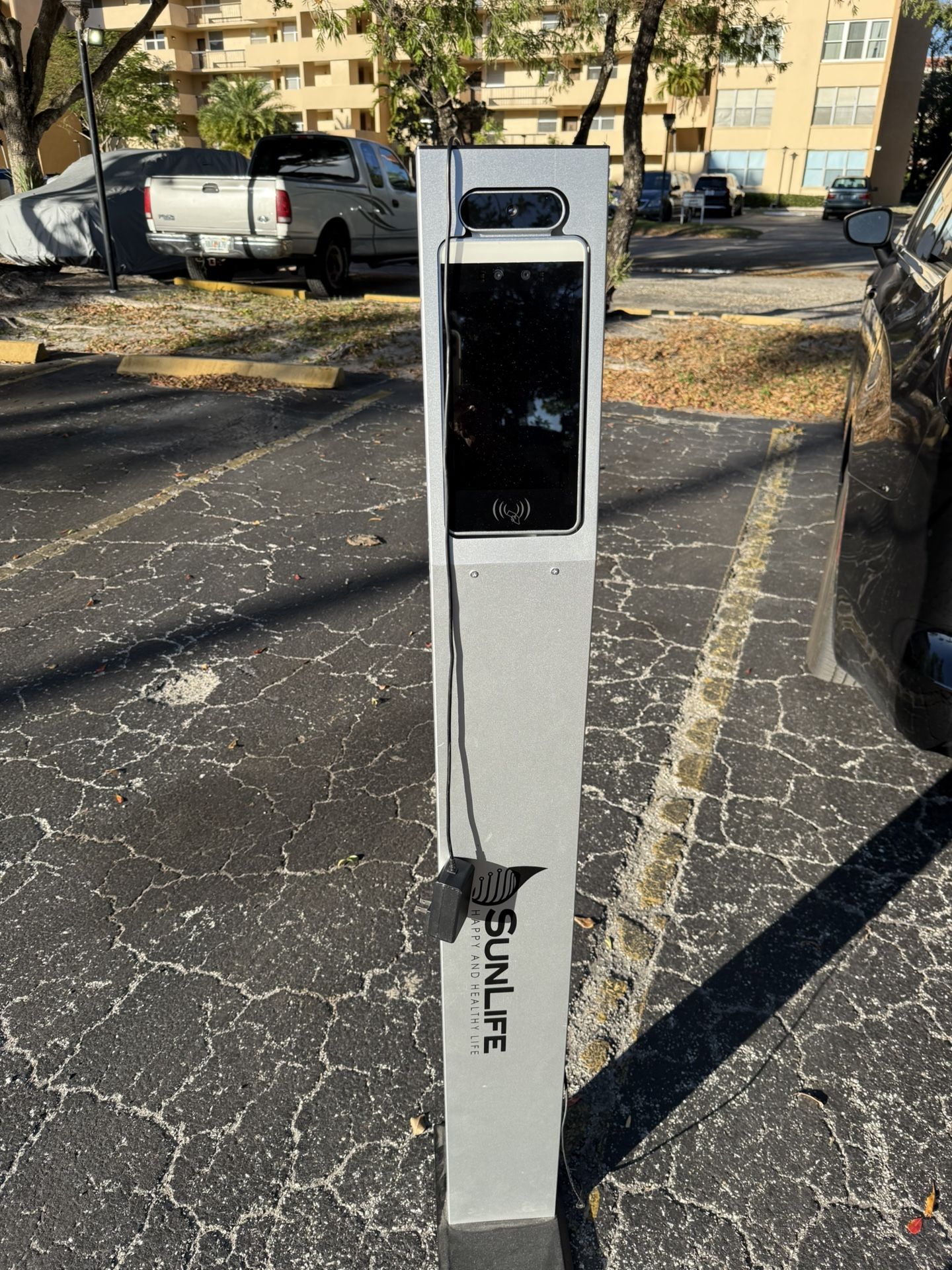 SunLife Temperature Screening Kiosk (STSK-
