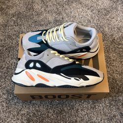 Adidas Waverunners Size 8 Men / Size 9.5 Women