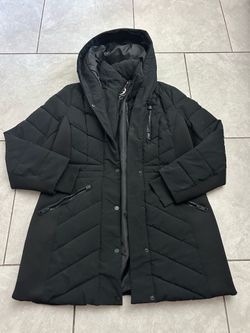 MK black Michael Kors chevron quilted puffer coat features zip pockets.size large