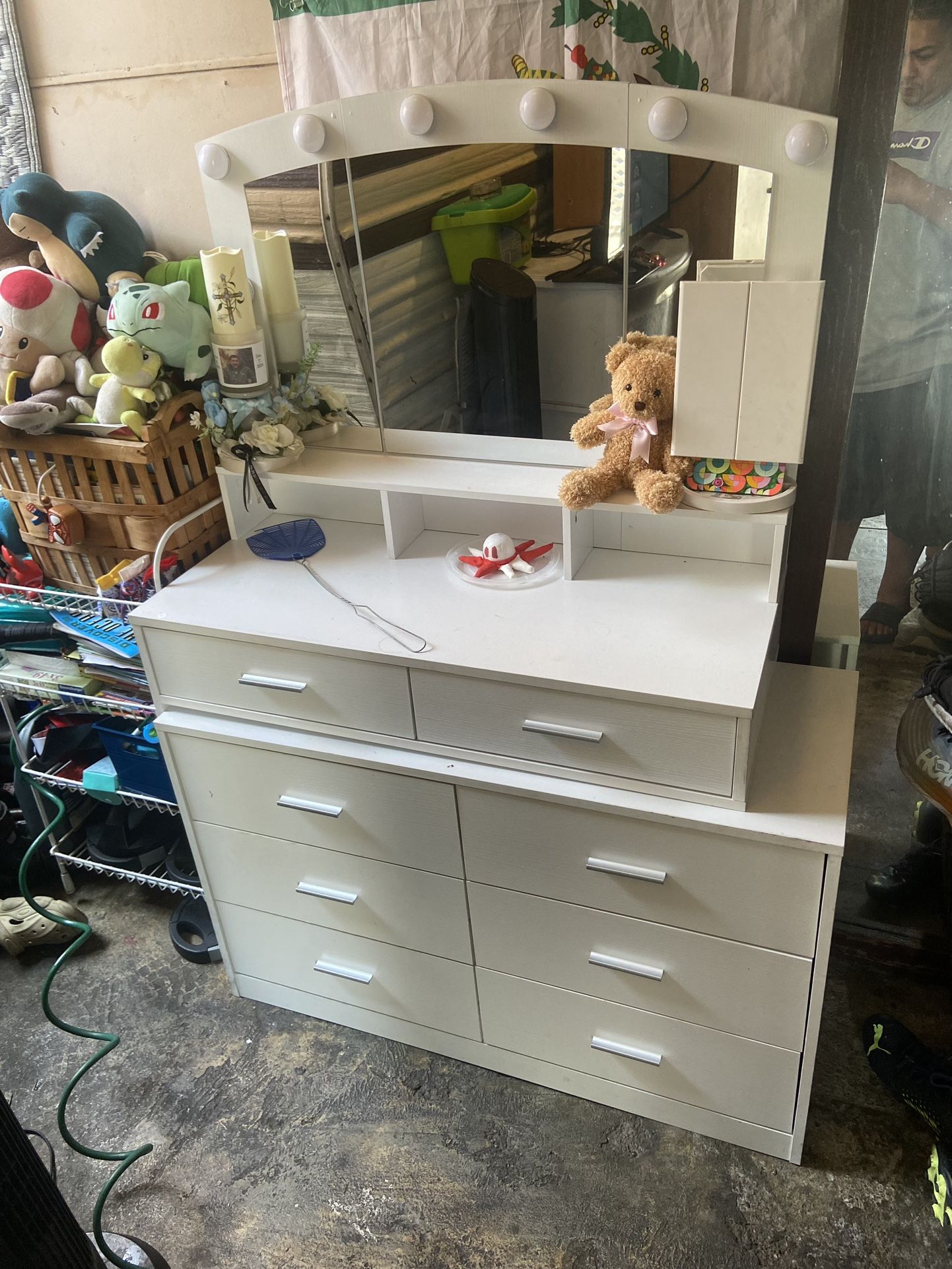 Vanity Dresser