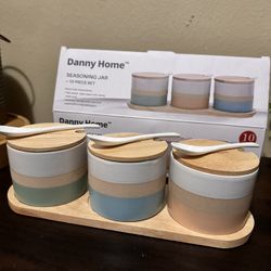 11 Individually Packaged Kitchen Items (Selling in Bulk)