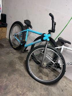 Throne bike (tiffany)