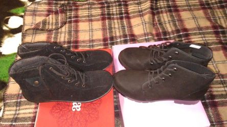 Vendo unos botines 1 en talla 7 y otros 71/2 los 7 son tipo pana y los otros son d gamusa estan nuevos