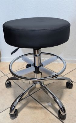 New Adjustable Height Stool With Wheels