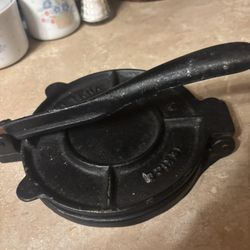 Cast Iron Tortilla Press 