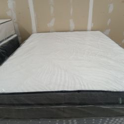 Pillow Top Queen Size 