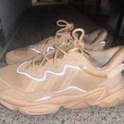 Adidas 8.5 Woman 7 Men 