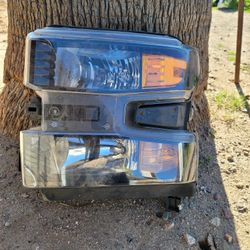 Chevy Silverado 1500 Headlight 