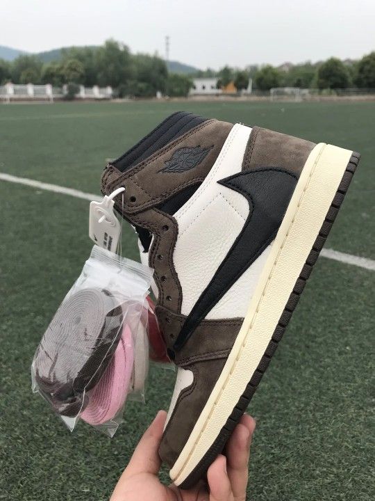 Air Jordan 1 x Travis Scott High-top basketball shoes