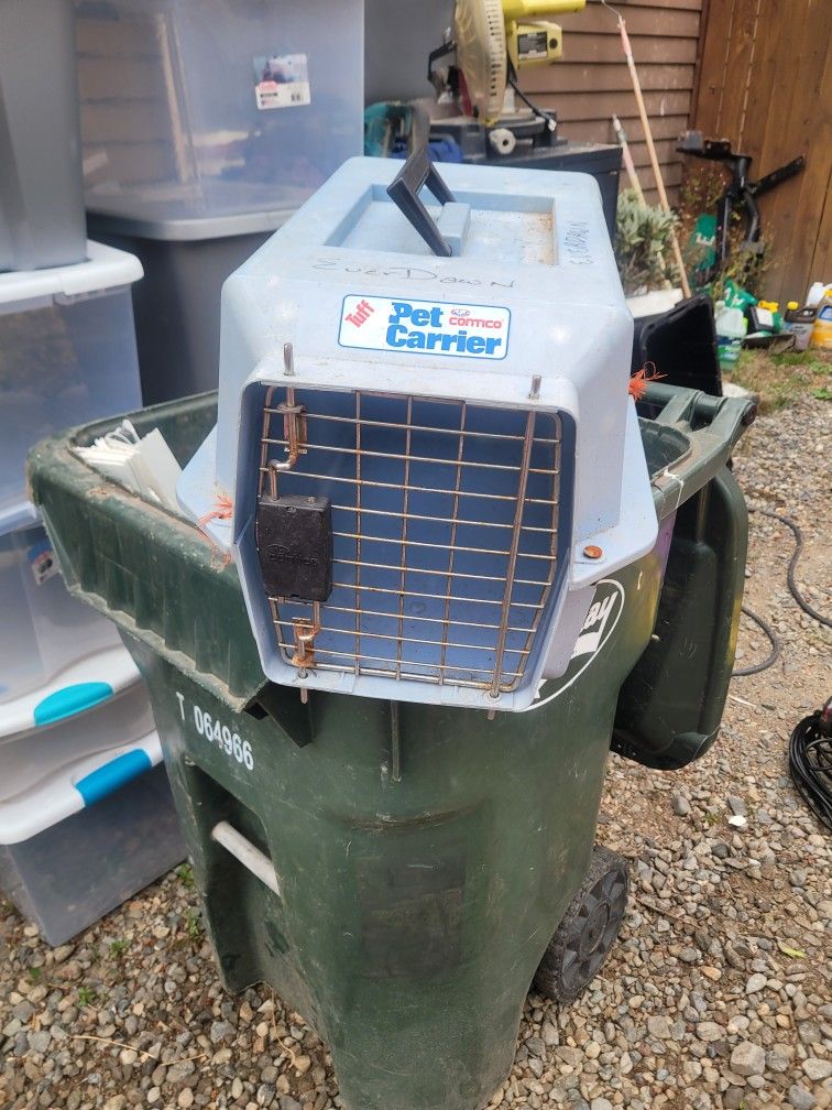 pet carrier 
