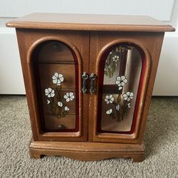 Wooden Woman’s Jewelry Box