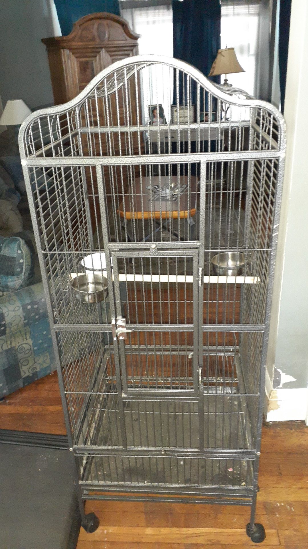 Real nice bird cage