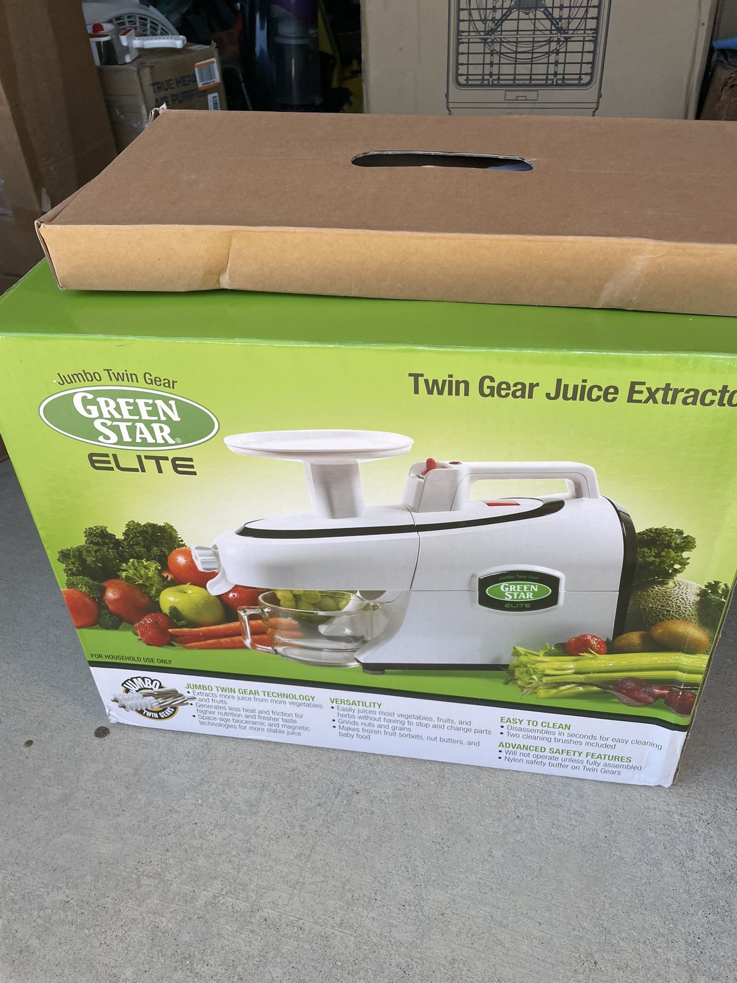 Tribest Green Star Elite GSE-5000-220V Jumbo Twin Gear Juice Extractor, 220V, NOT FOR USA USE,White