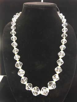 Vintage multi faceted bead necklace with gold tone bead spacer