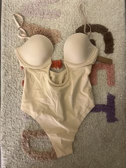 Skims DEEP PLUNGE SHAPEWEAR BODYSUIT | SAND