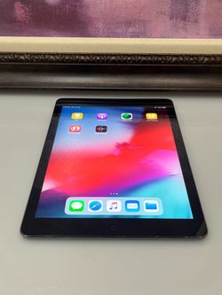 Apple iPad Air 1st Gen Black A1474 16GB Tablet 9.7” iOS 12 - $29