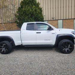 22" Wheels And Tires 5 Lug New