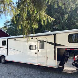 2016 Bison Ranger 3 Horse LQ