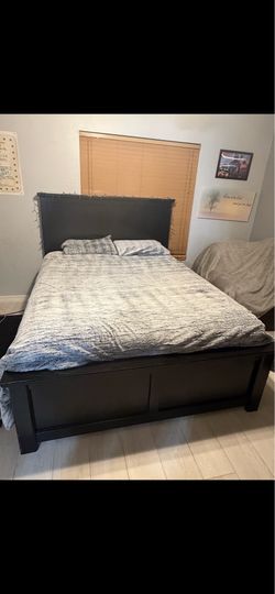 Queen size bed