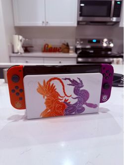 Nintendo Switch Pokemon Edition (Scarlet and Violet)
