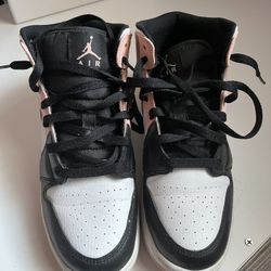 Jordan 1 Mid 