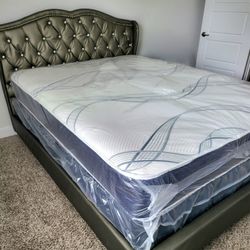 NEW QUEEN MATTRESS WITH BOX SPRING ♨️ Bed frame is not available