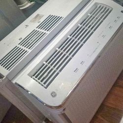  WINDOW AIR CONDITIONER