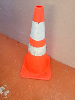 1 Traffic Cone 