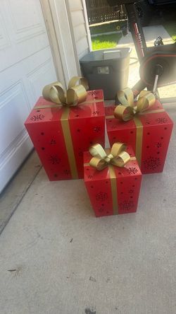 3 piece gift set $40 xmas decorations