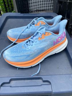 Hokas