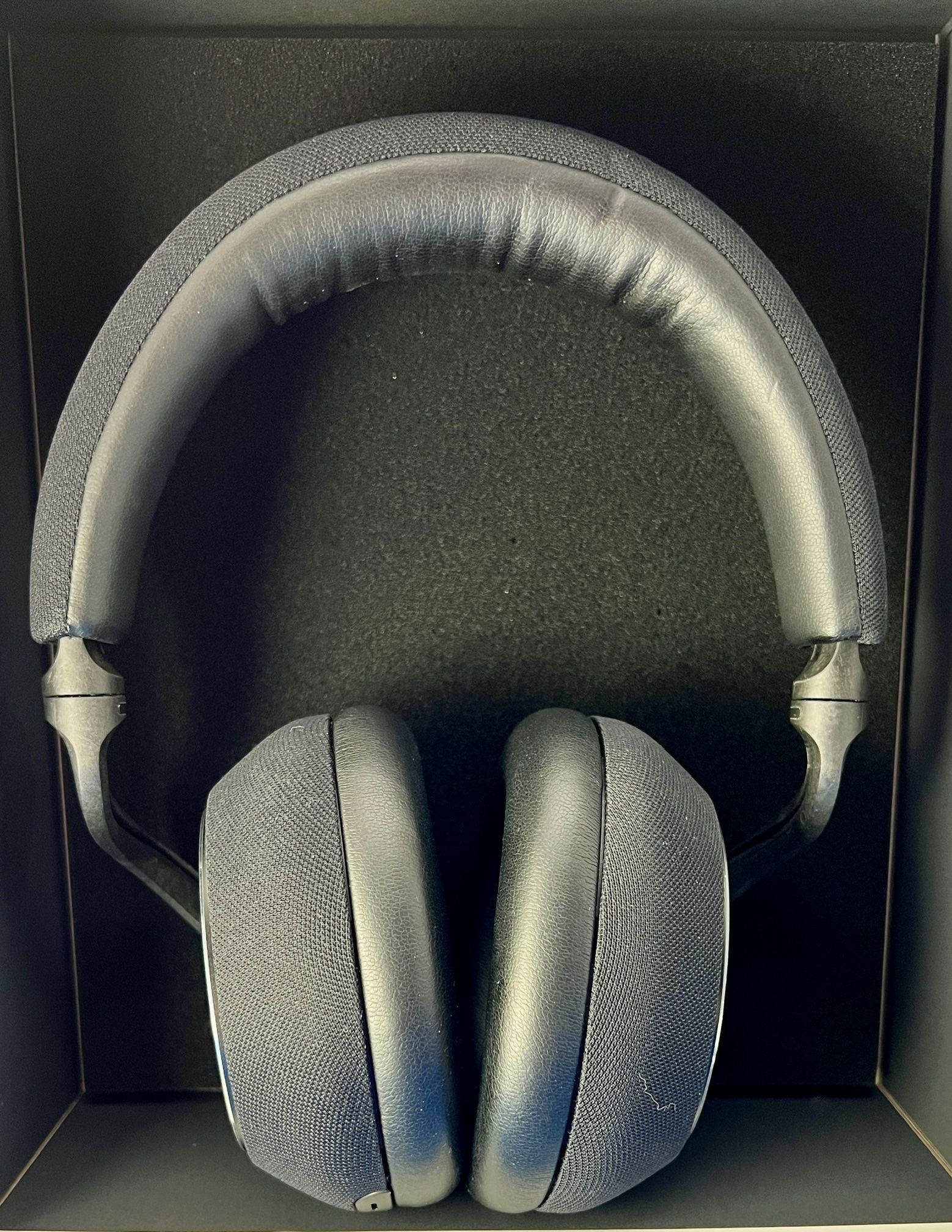 Bowers & Wilkins PX7 Bluetooth Noise Cancelling Headphones