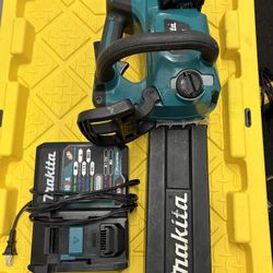 Makita 40V Cordless Chainsaw Plus Battery Plus Charger