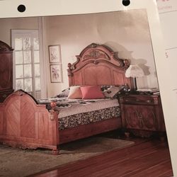 Oak Bedroom Set King Size Bed Has A Headboard Footboard To Sideboards And Then You Have All The Storage Cabinets That Go With It