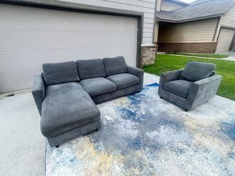 🛋️ Modern Gray Sectional Sofa with Matching Accent Chair – Clean & Comfortable